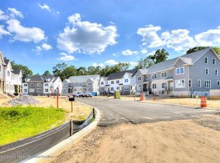 21 Melrose Ct, Lakewood, NJ 08701