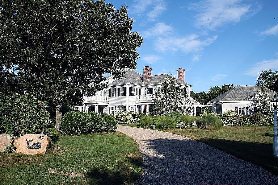 Guest Entry Driveway