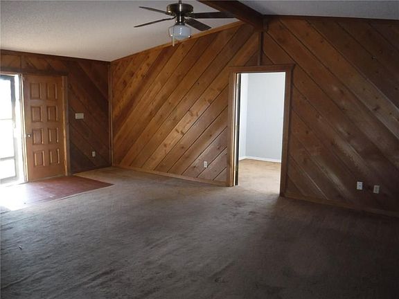 2nd image of 507 W Pecan St