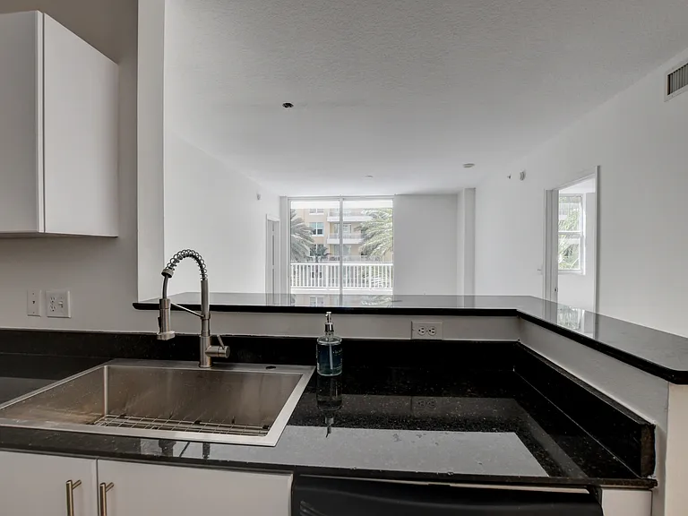 700 E Boynton Beach Blvd #403 — Photo 4