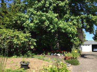 8918 12th Ave NE, Seattle, WA 98115