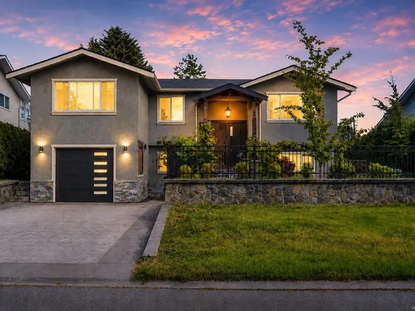 4425 Torrington Rd, Saanich, BC V8N 4N8