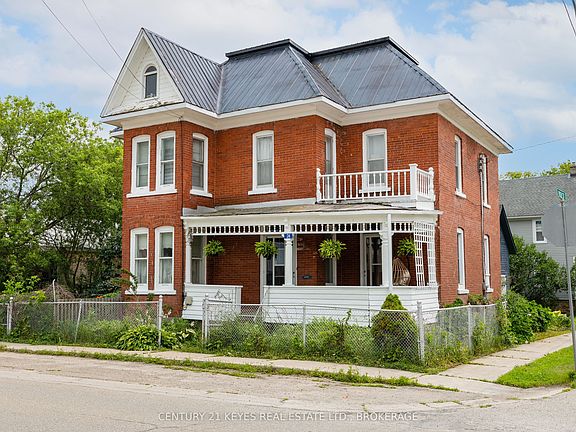 3rd image of 24 King St W