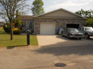 455 Man Chester Dr, Rochester, IN 46975