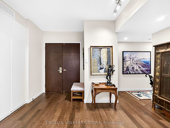 5th image of 160 George St #2404