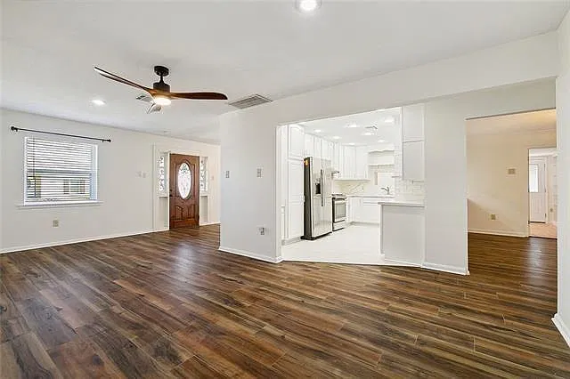 4 bed, 3.5 bath, 3358 sqft, $3,350 — Photo 3