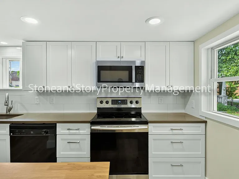 414 NE Grattan St — Photo 9