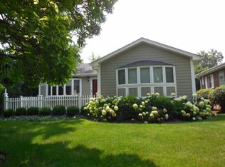 1030 Springfield Ave, Deerfield, IL 60015