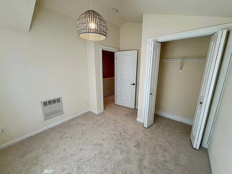 1122 N 92nd St #B — Photo 13