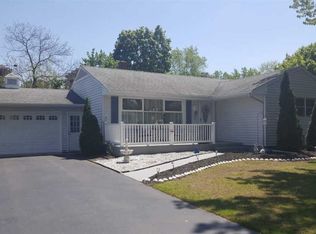 6 Sandra Sue Dr, Loudonville, NY 12211