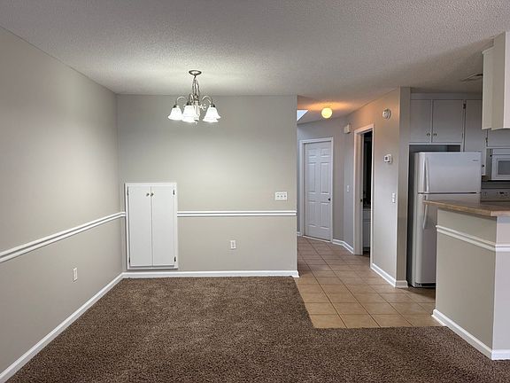 5th image of 160 N Springview Dr