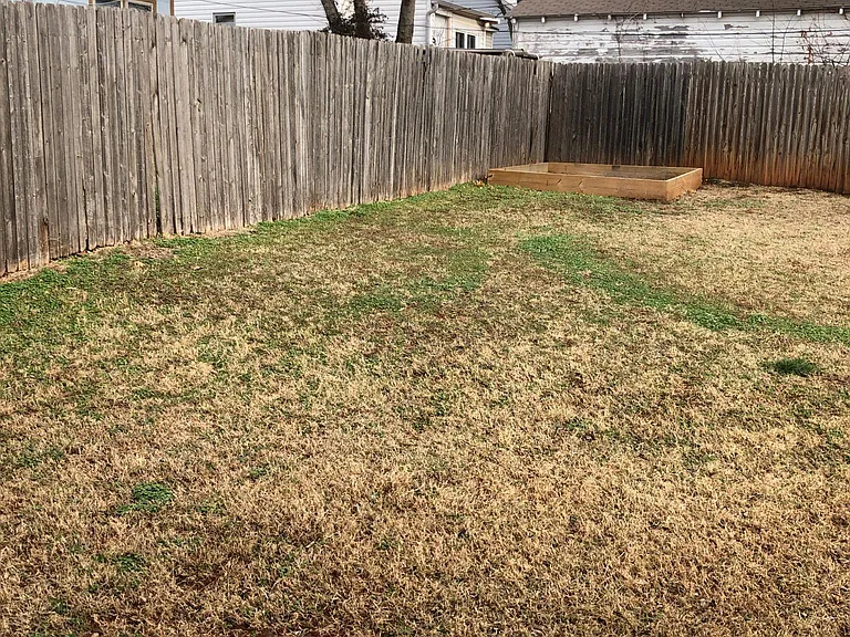 112 N Baumann Ave — Photo 2