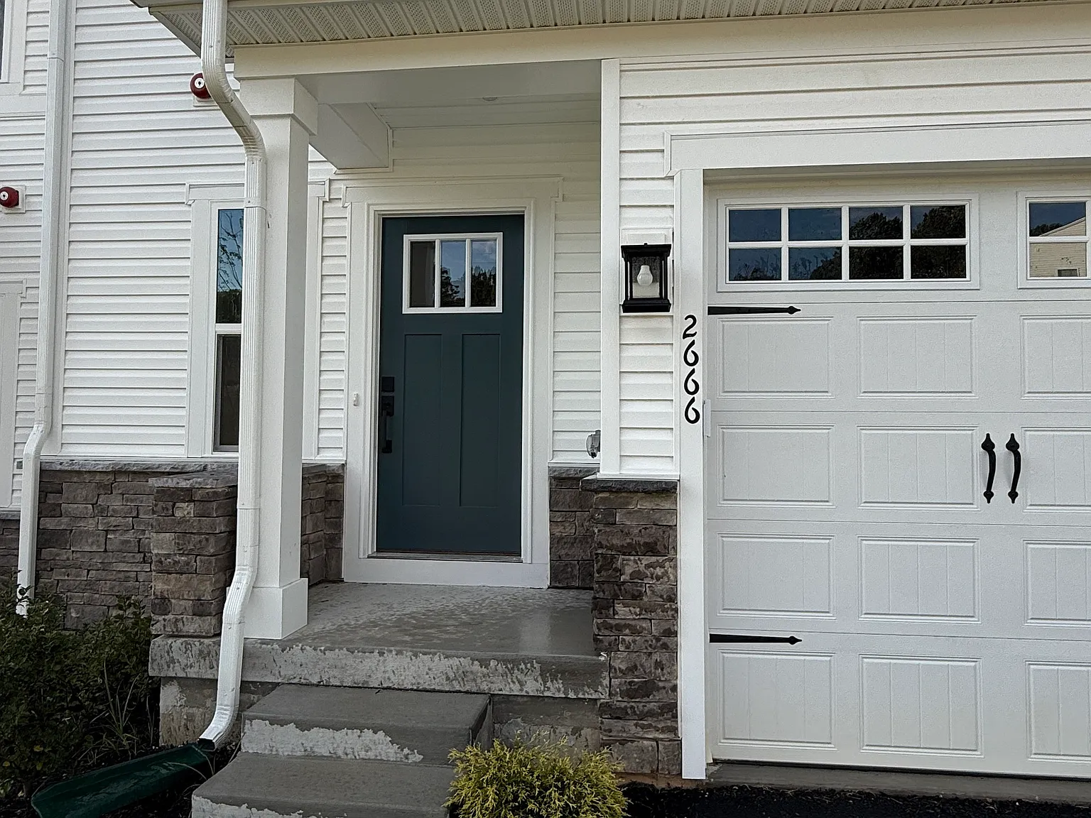 2666 Tisbury Ln — Photo 2