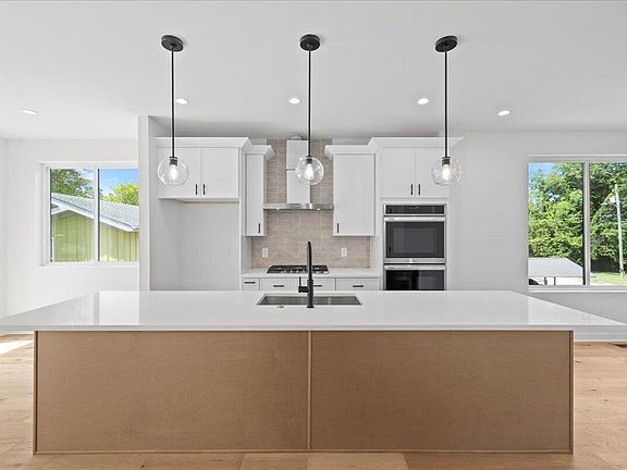 2nd image of 804 Cotton Pl #102