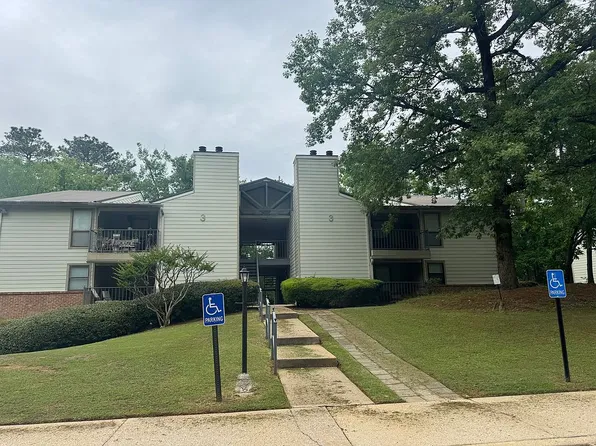 301 Gables Dr, Hoover, AL 35244