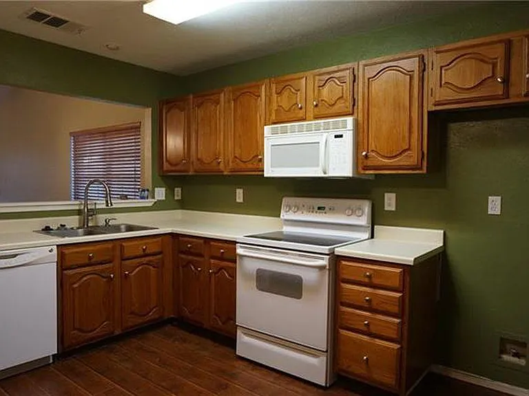 4108 Driscoll Dr — Photo 9