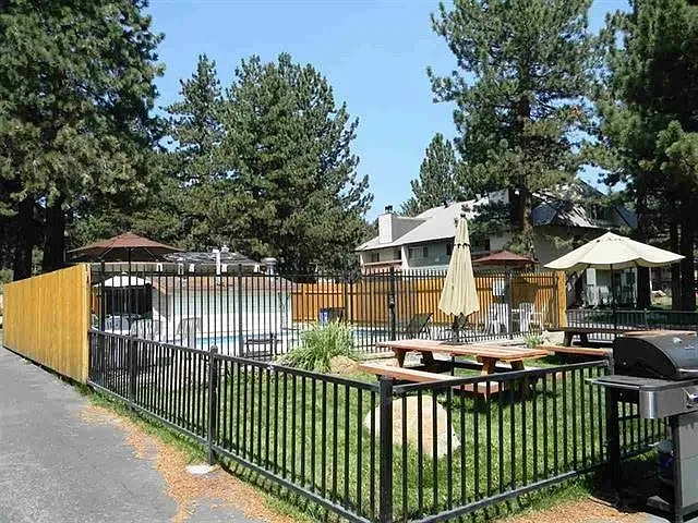 2289 Sierra Nevada Rd — Photo 9