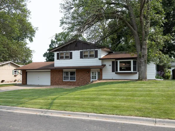 1335 17th St W, Hastings, MN 55033