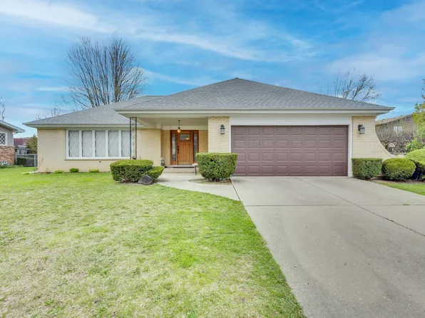 730 Castlewood Ln, Deerfield, IL 60015