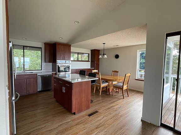 4th image of 71 Leschi Dr