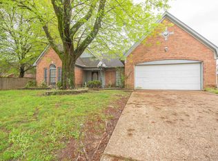 7595 Lowrance Rd, Memphis, TN 38125