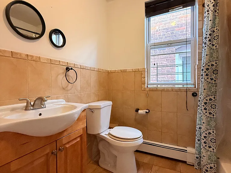 35 W 47th St — Photo 13