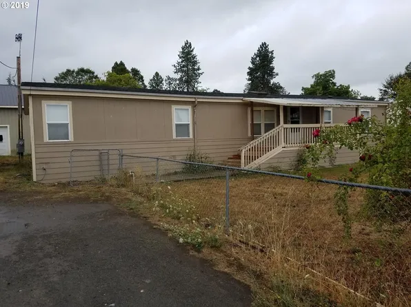 591 SE Carroll St, Winston, OR 97496