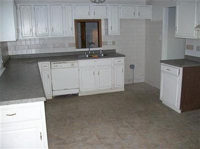 2nd image of 200 Hickory Ave