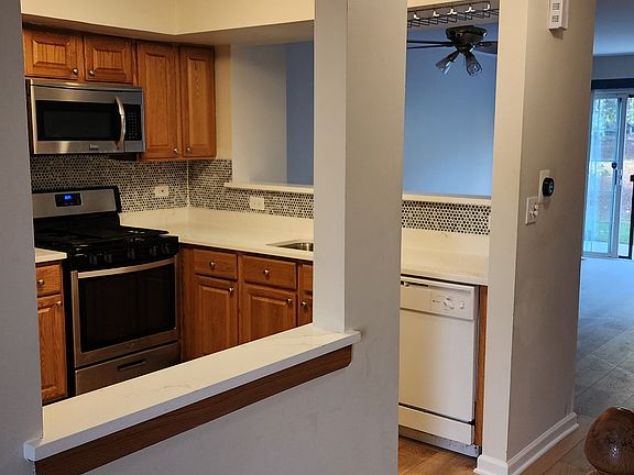 4th image of 1796 Grove Ave