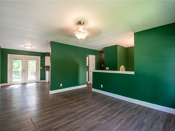 4th image of 4023 Greenhill Rd