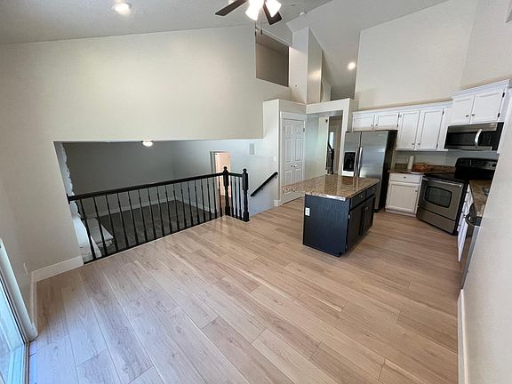 4th image of 779 E Meadow Wood Dr