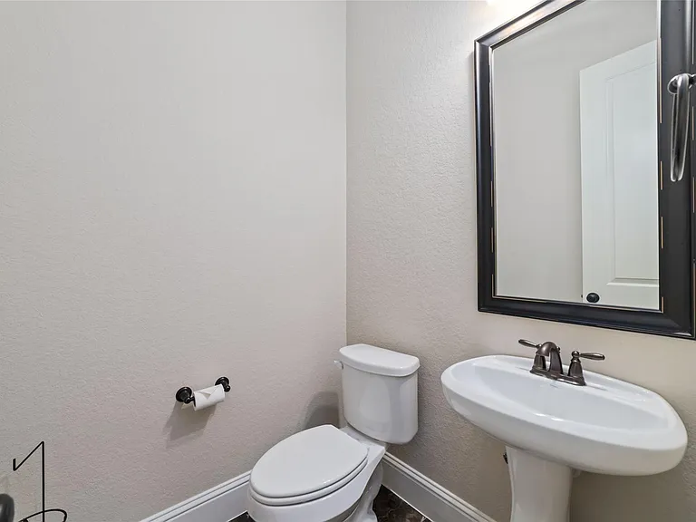 20615 Behrens Pass Ln — Photo 32