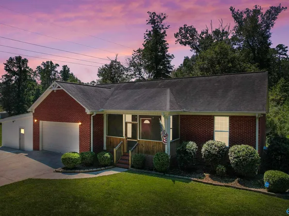 229 Lake Dr, Scottsboro, AL 35769