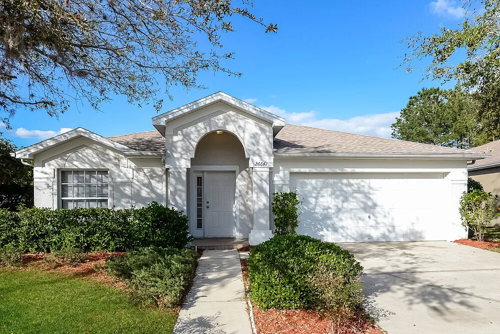 4 bed, 2.0 bath, 1936 sqft, $2,500 — Photo 1