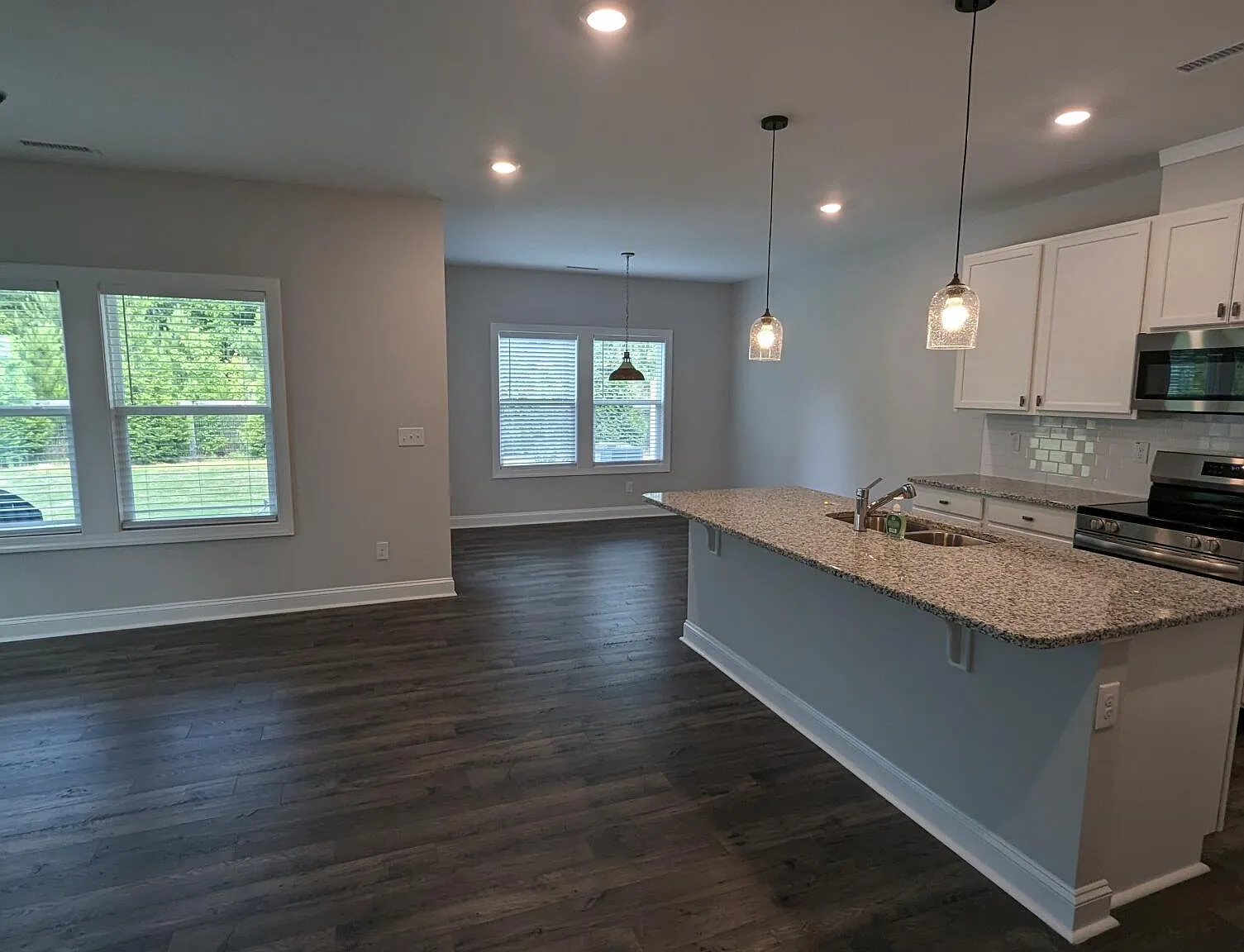 3 bed, 2.5 bath, $1,995 — Photo 4