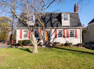 85 Llewellyn St, Lowell, MA 01850