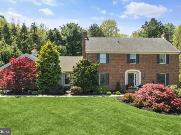 530 Arrowhead Trl, Sinking Spring, PA 19608
