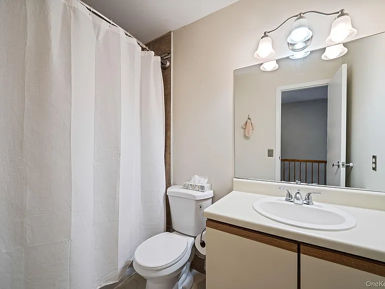 908 Sara Cir — Photo 12