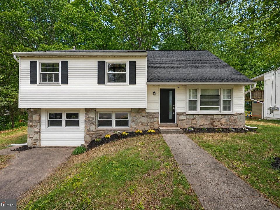 1st image of 202 Wiltshire Dr
