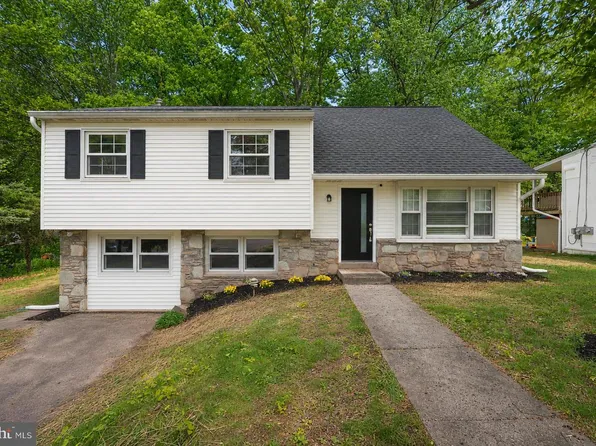 202 Wiltshire Dr, Chalfont, PA 18914