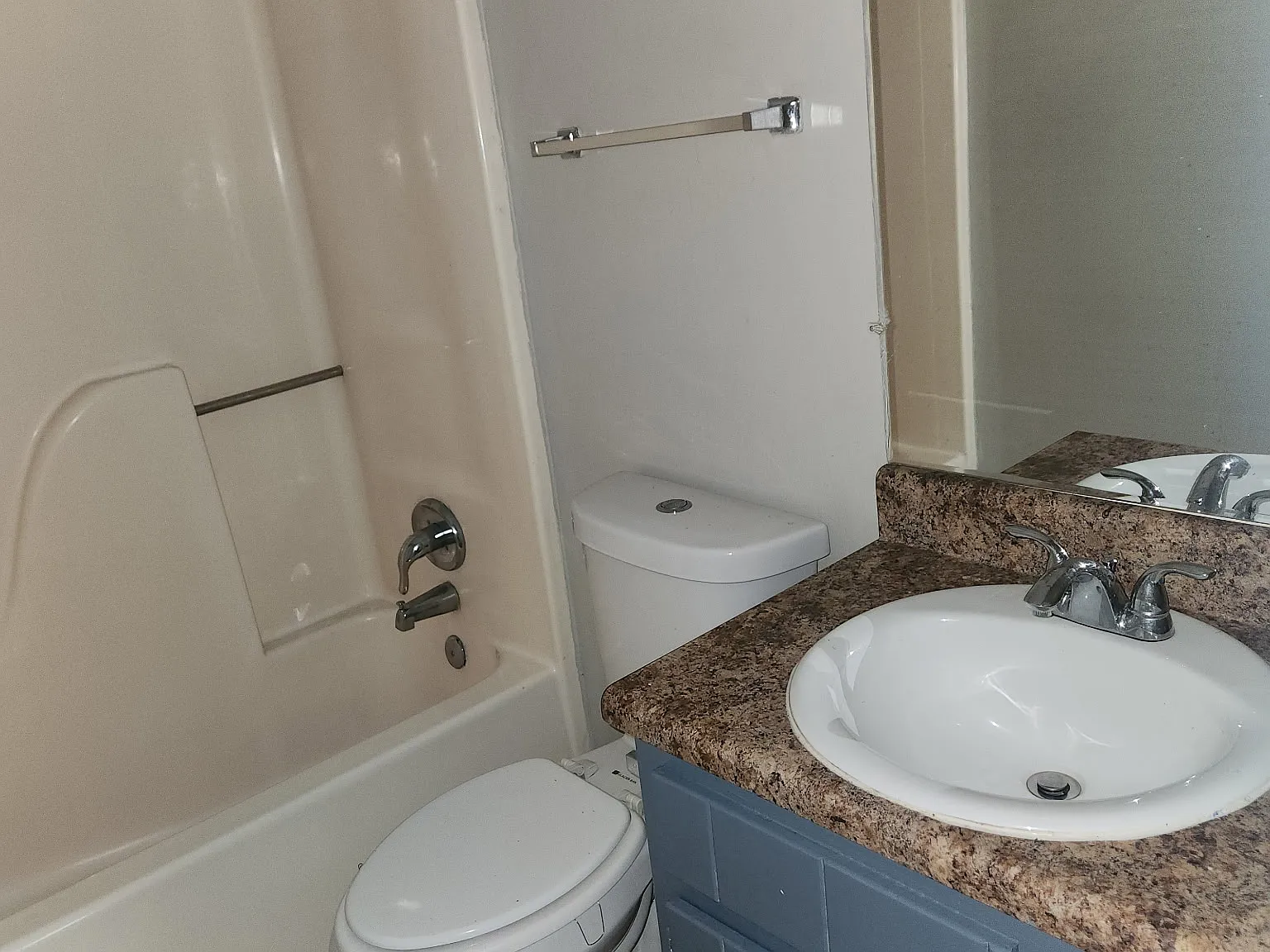 1 bed, $1,100 — Photo 4