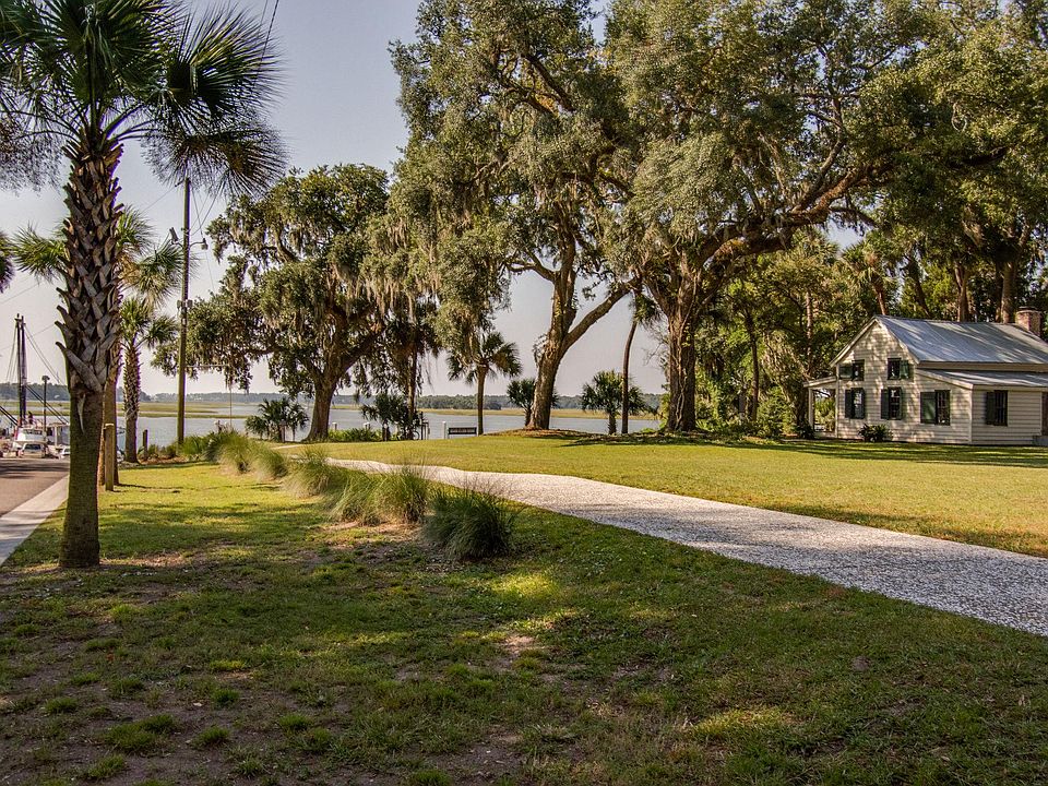 You are right across the street from the Oyster Factory Park that offers a boat landing, picnic area & dock