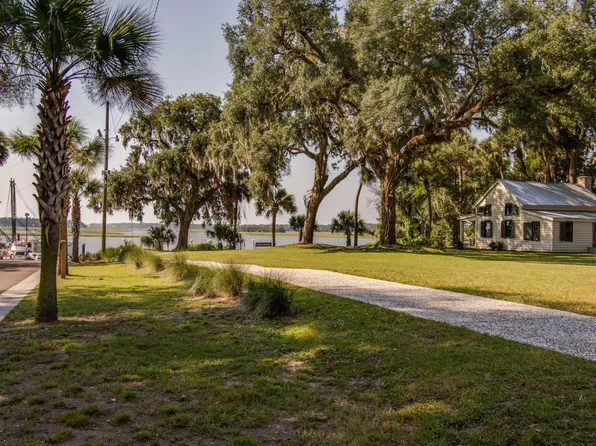 94 Bridge St, Bluffton, SC 29910