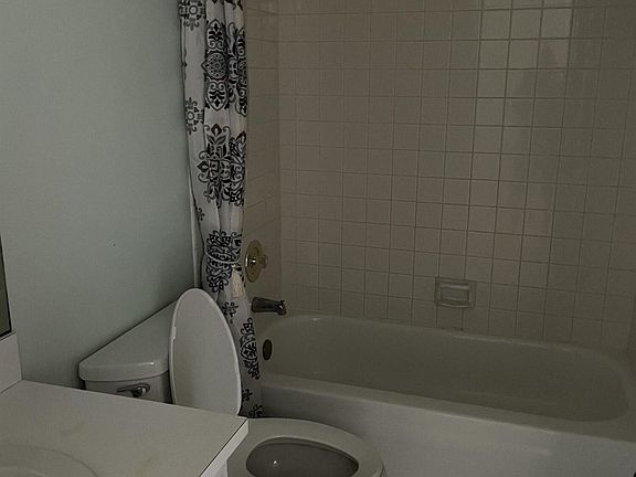 5th image of 689 NE 6th Ct APT 109