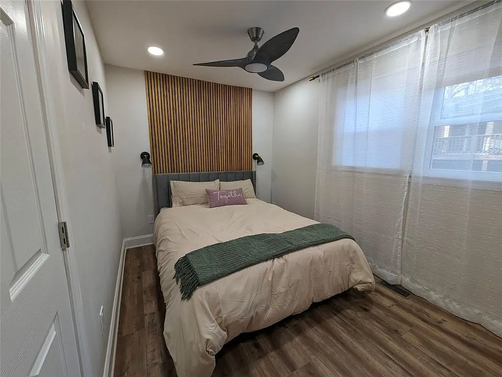 2 bed, 2.0 bath, 2205 sqft, $3,000 — Photo 2