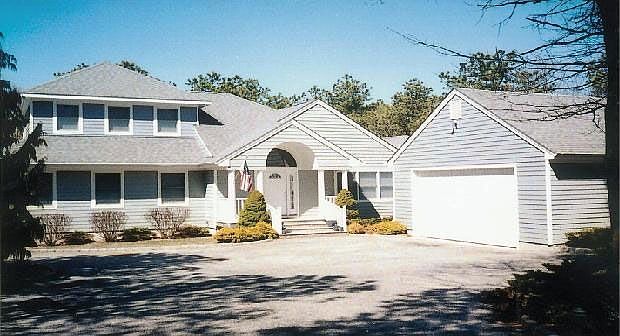1st image of 70 Lakeside Ln