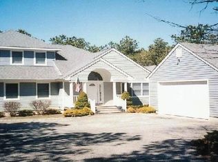 70 Lakeside Ln, Westhampton, NY 11977