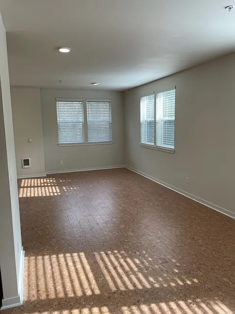 2 bed, 900 sqft, $1,850 — Photo 2