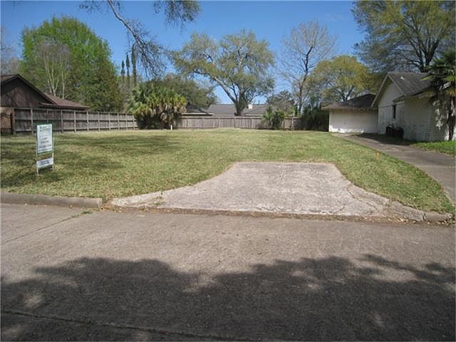1st image of 18323 Hereford Ln