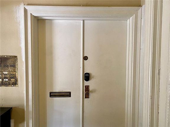 4th image of 2801 Saint Charles Ave #101